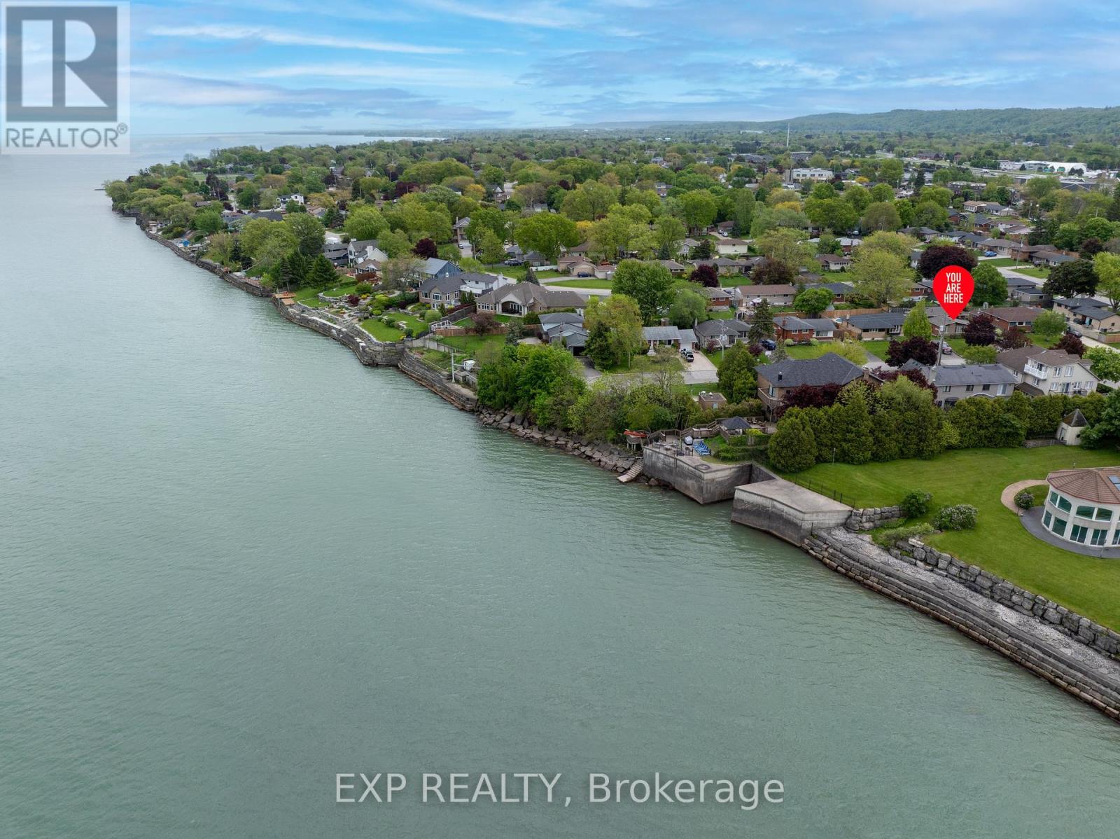 Property at 402 KERMAN AVENUE image 3
