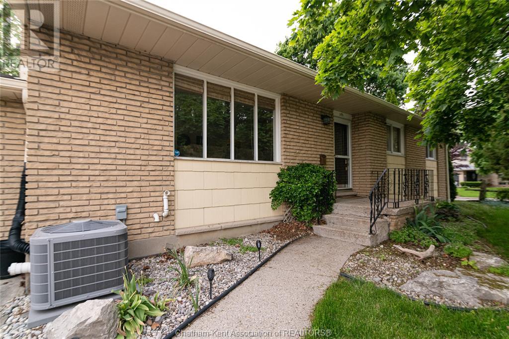 Property at 591 King STREET West image 2