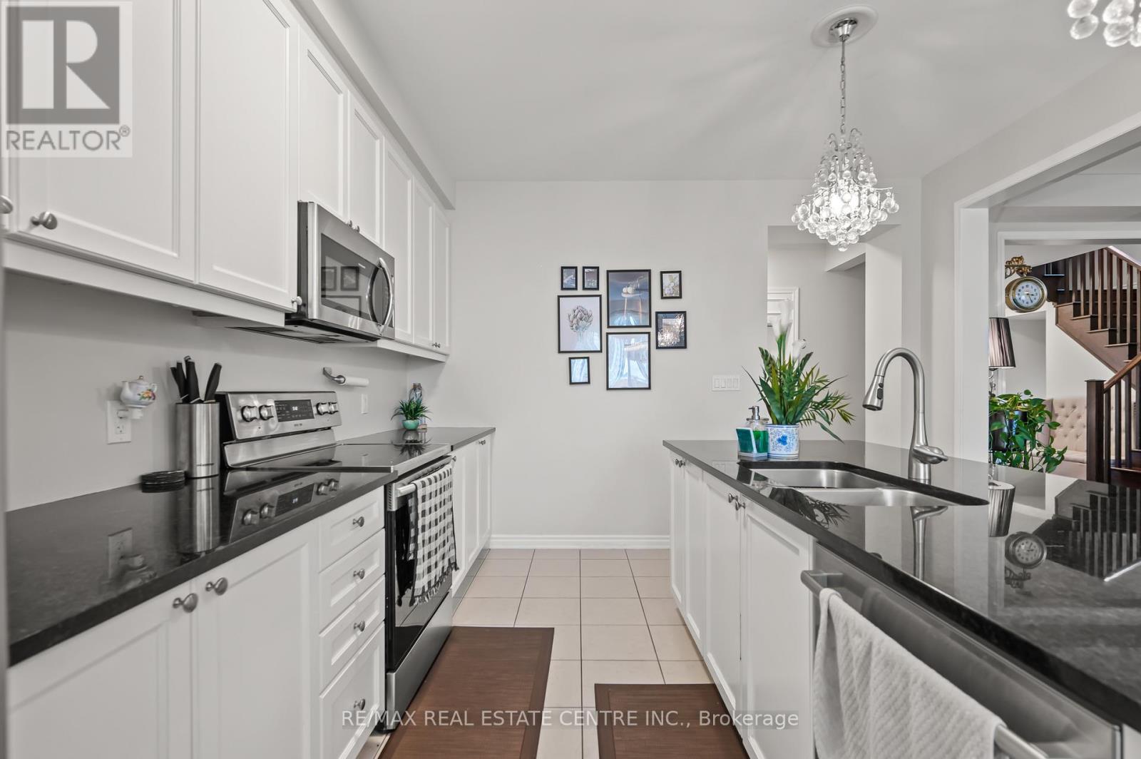 12 Dressage Trail, Cambridge, Ontario  N3E 0C3 - Photo 17 - X12159486