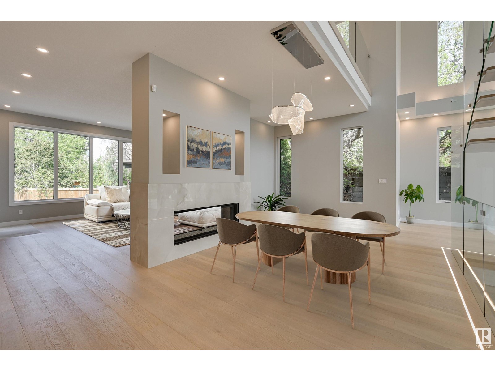 Property at 9832 142 ST NW image 3