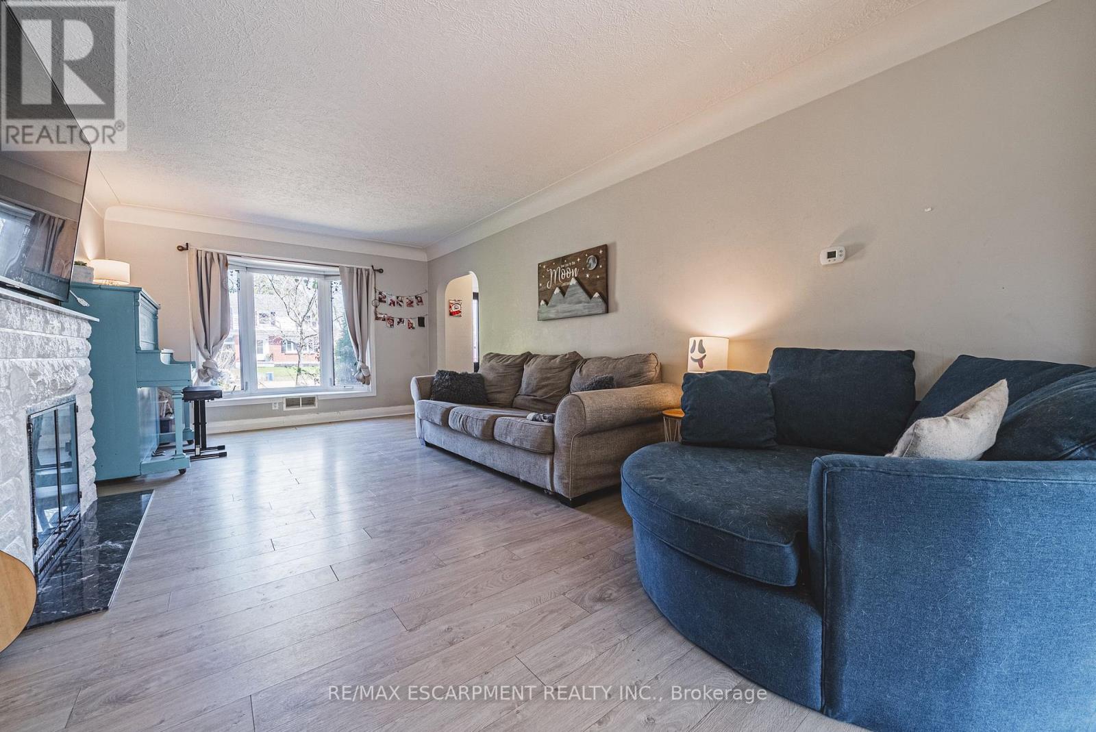 43 Franklin Street, Brant, Ontario  N3R 1T2 - Photo 10 - X12159487