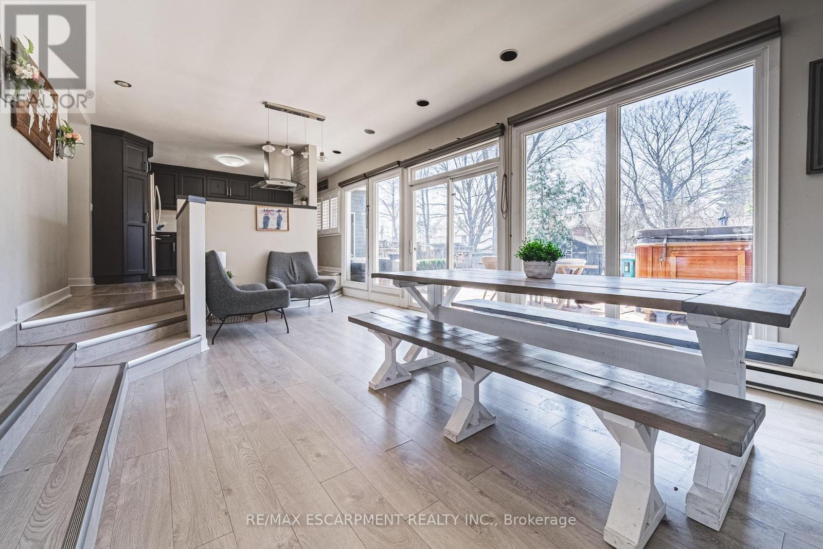 43 Franklin Street, Brant, Ontario  N3R 1T2 - Photo 11 - X12159487