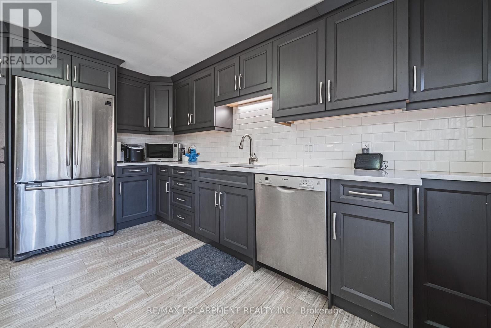 43 Franklin Street, Brant, Ontario  N3R 1T2 - Photo 16 - X12159487