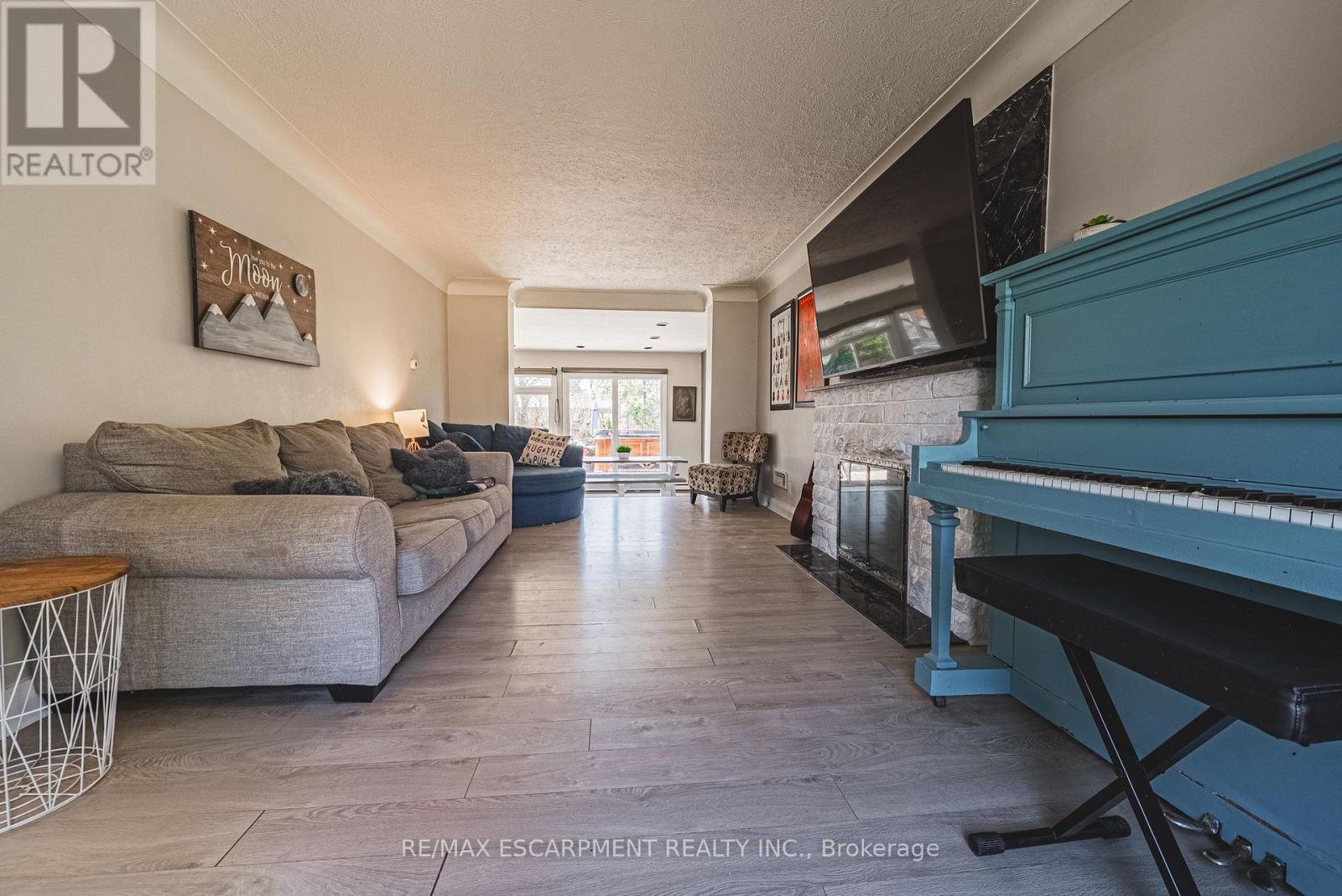 43 Franklin Street, Brant, Ontario  N3R 1T2 - Photo 6 - X12159487