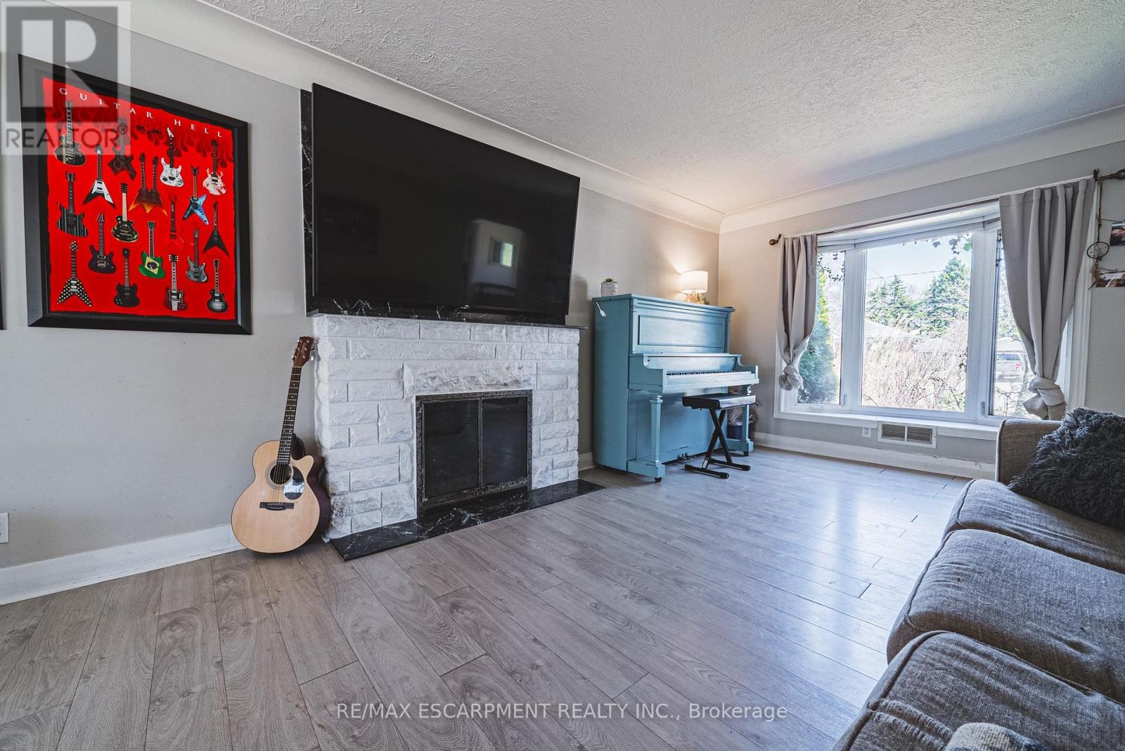 43 Franklin Street, Brant, Ontario  N3R 1T2 - Photo 9 - X12159487