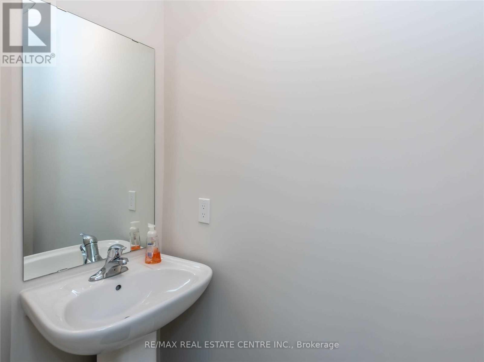 91 Southshore Crescent, Hamilton (Stoney Creek), Ontario  L8E 0J5 - Photo 16 - X12159528