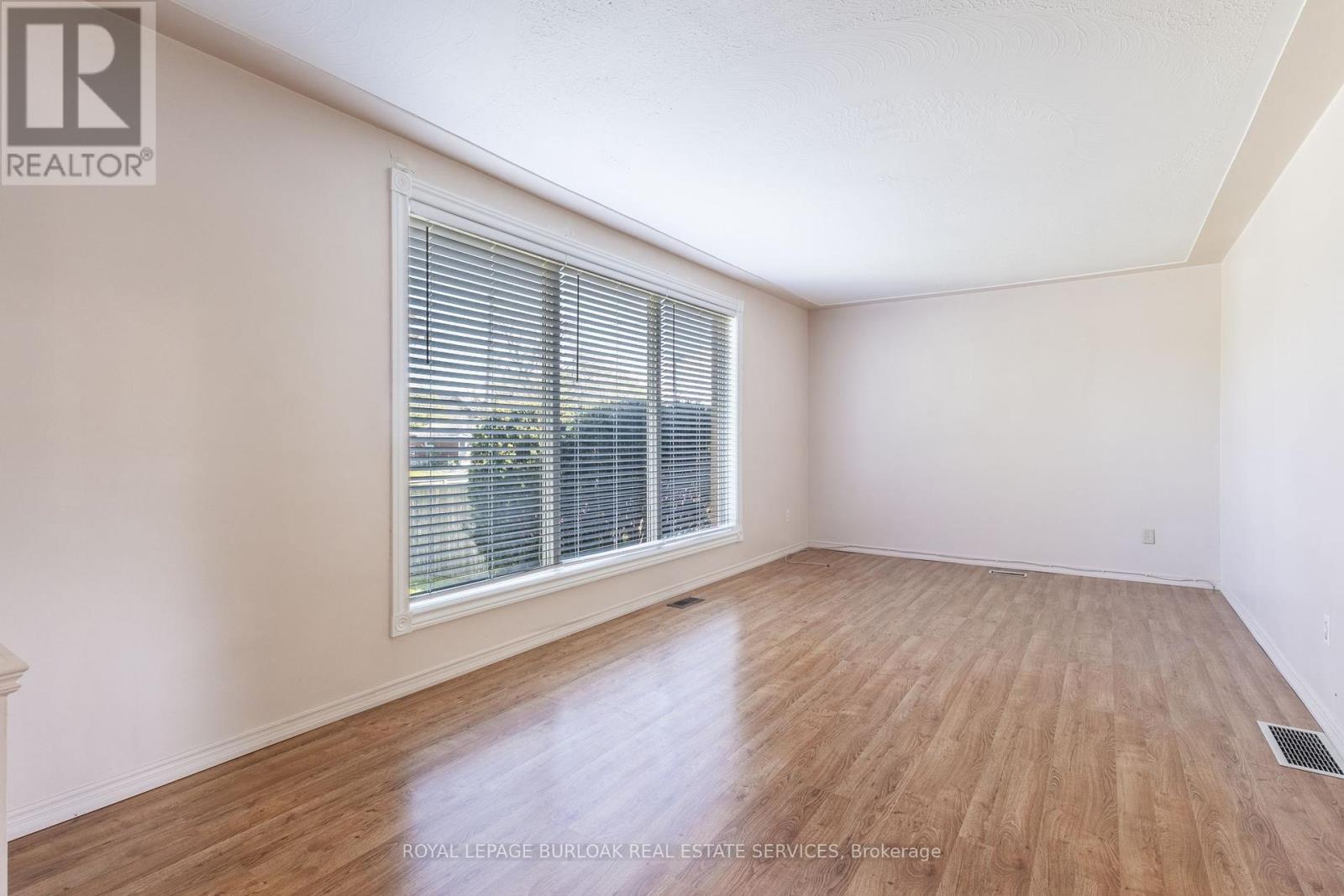 948 Upper Sherman Avenue, Hamilton, Ontario  L8V 3N3 - Photo 10 - X12159571