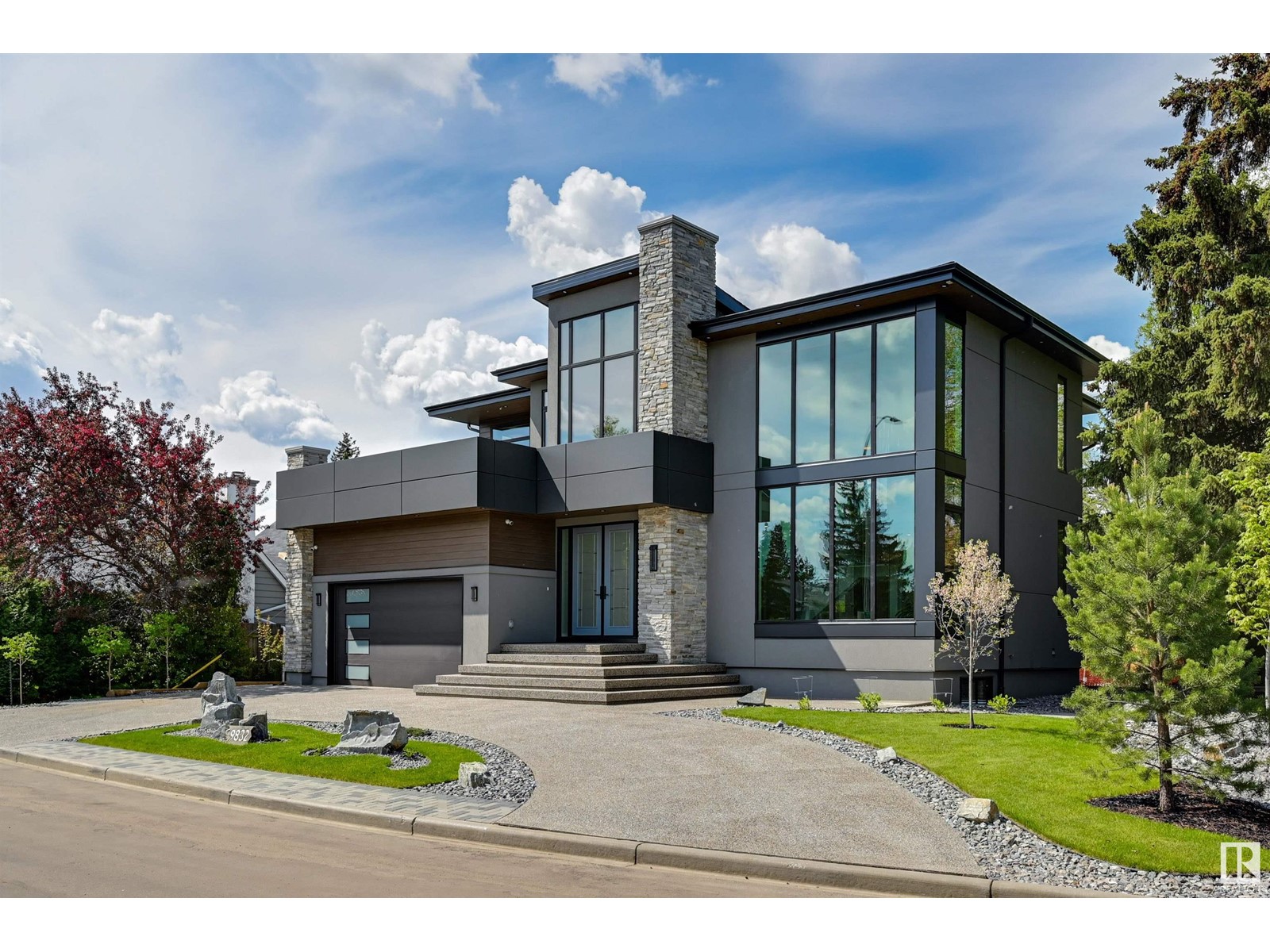 9832 142 St Nw, Edmonton, Alberta  T5N 2N4 - Photo 2 - E4436653