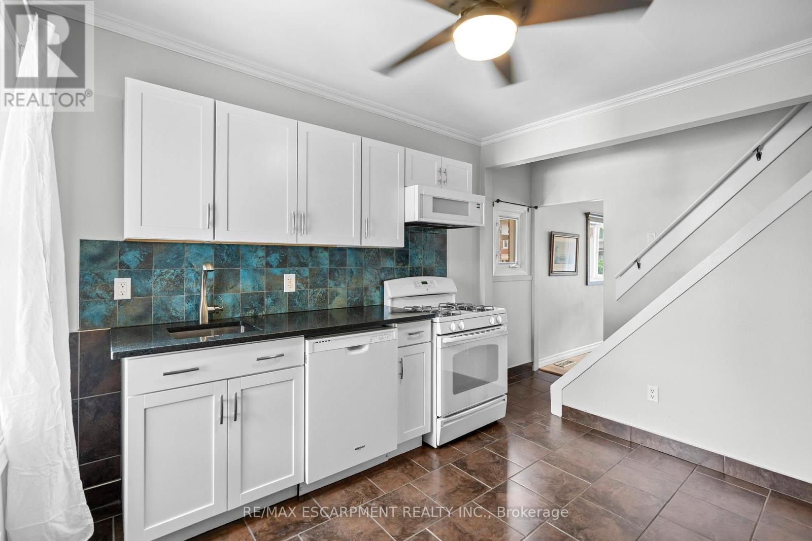 86 Graham Avenue S, Hamilton, Ontario  L8K 2M3 - Photo 15 - X12159601