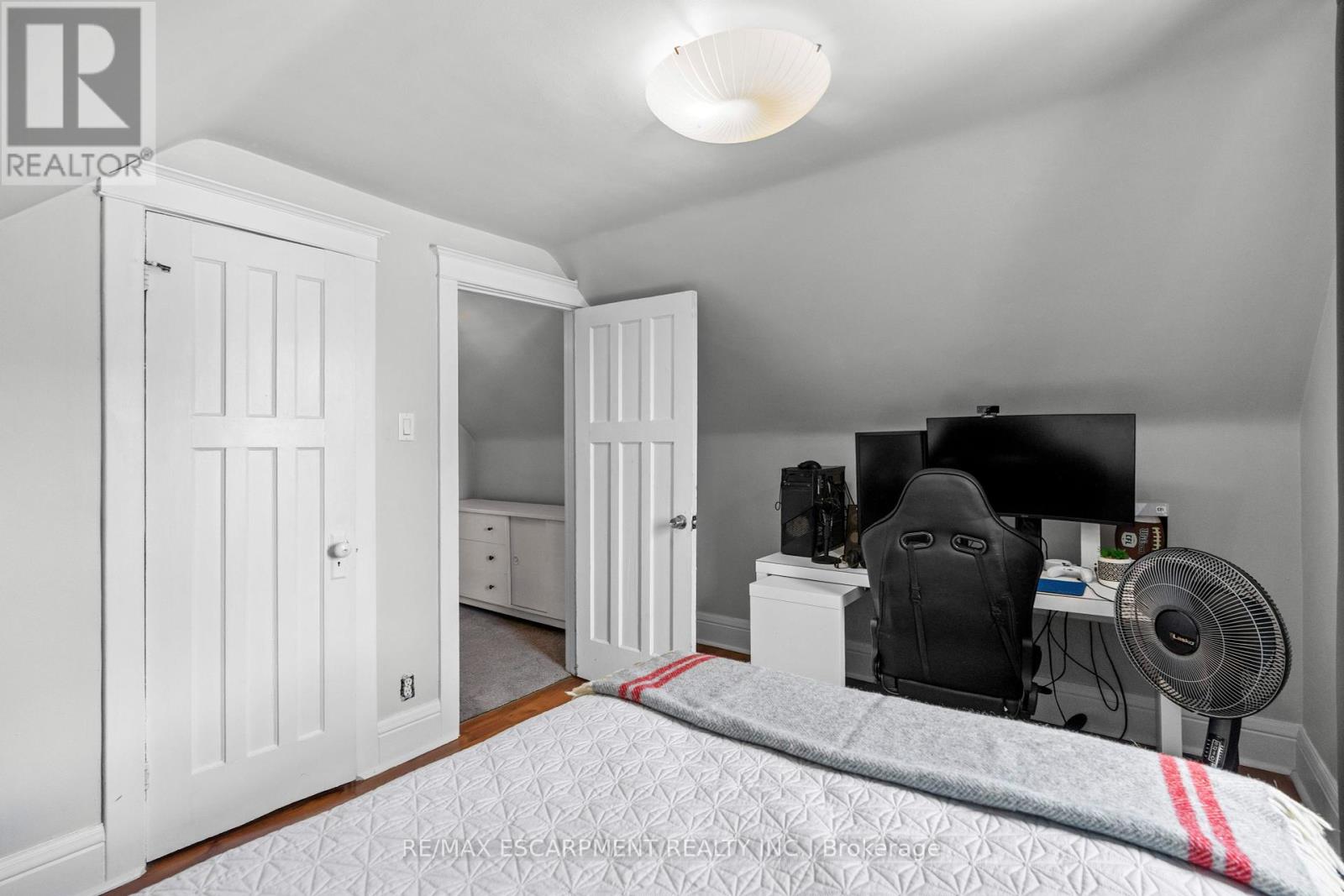86 Graham Avenue S, Hamilton, Ontario  L8K 2M3 - Photo 28 - X12159601