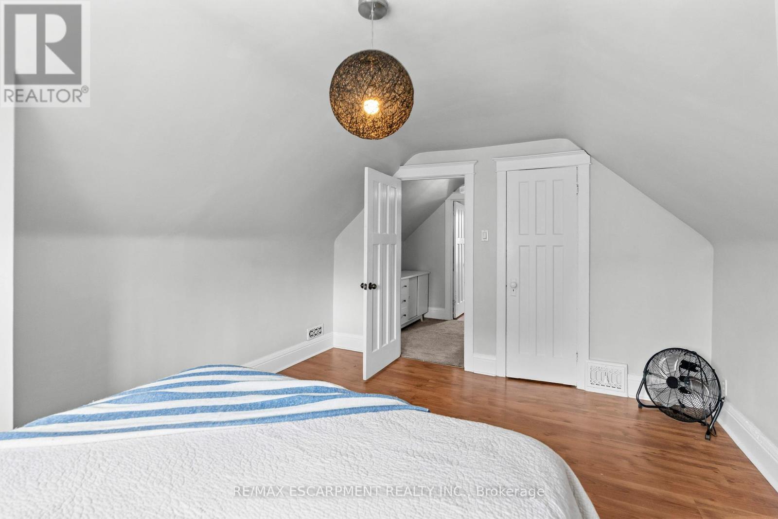86 Graham Avenue S, Hamilton, Ontario  L8K 2M3 - Photo 30 - X12159601