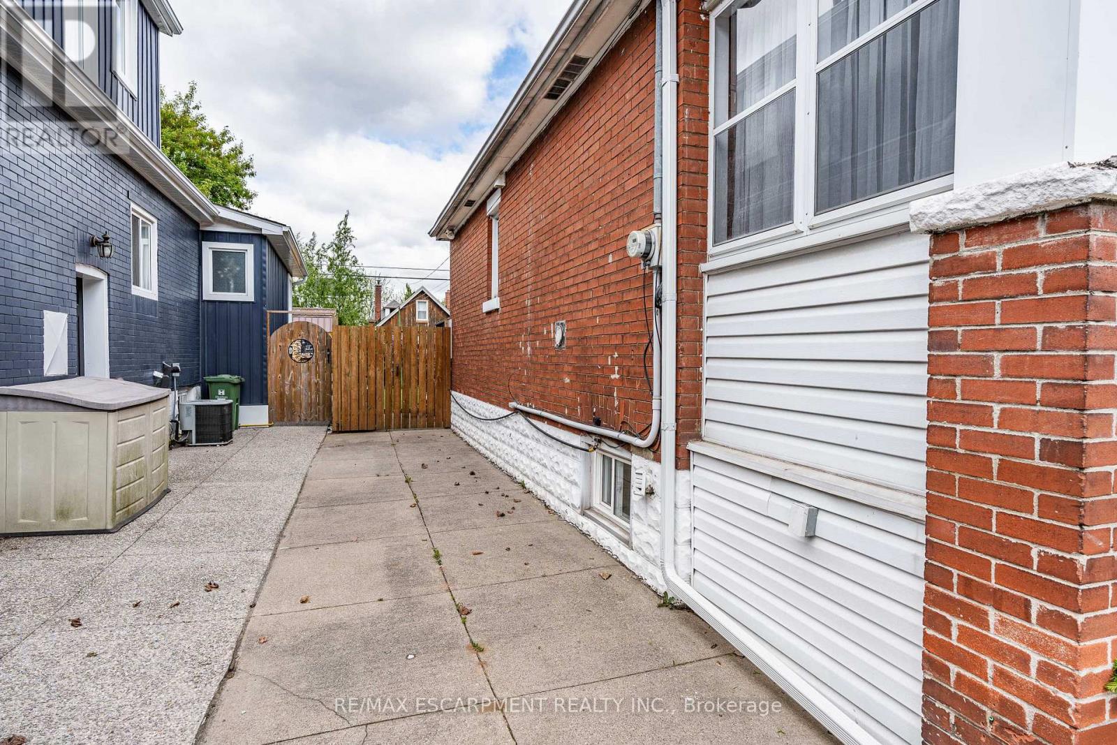 86 Graham Avenue S, Hamilton, Ontario  L8K 2M3 - Photo 36 - X12159601