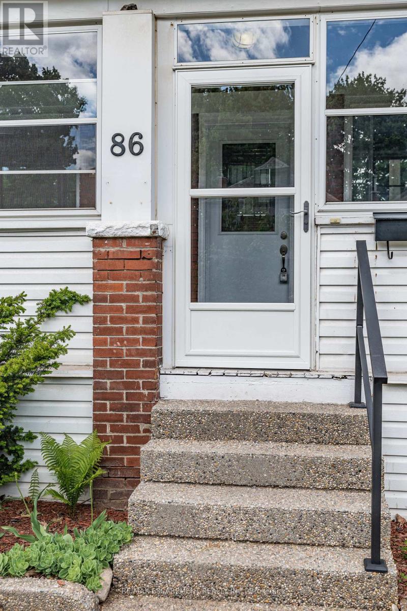 86 Graham Avenue S, Hamilton, Ontario  L8K 2M3 - Photo 5 - X12159601