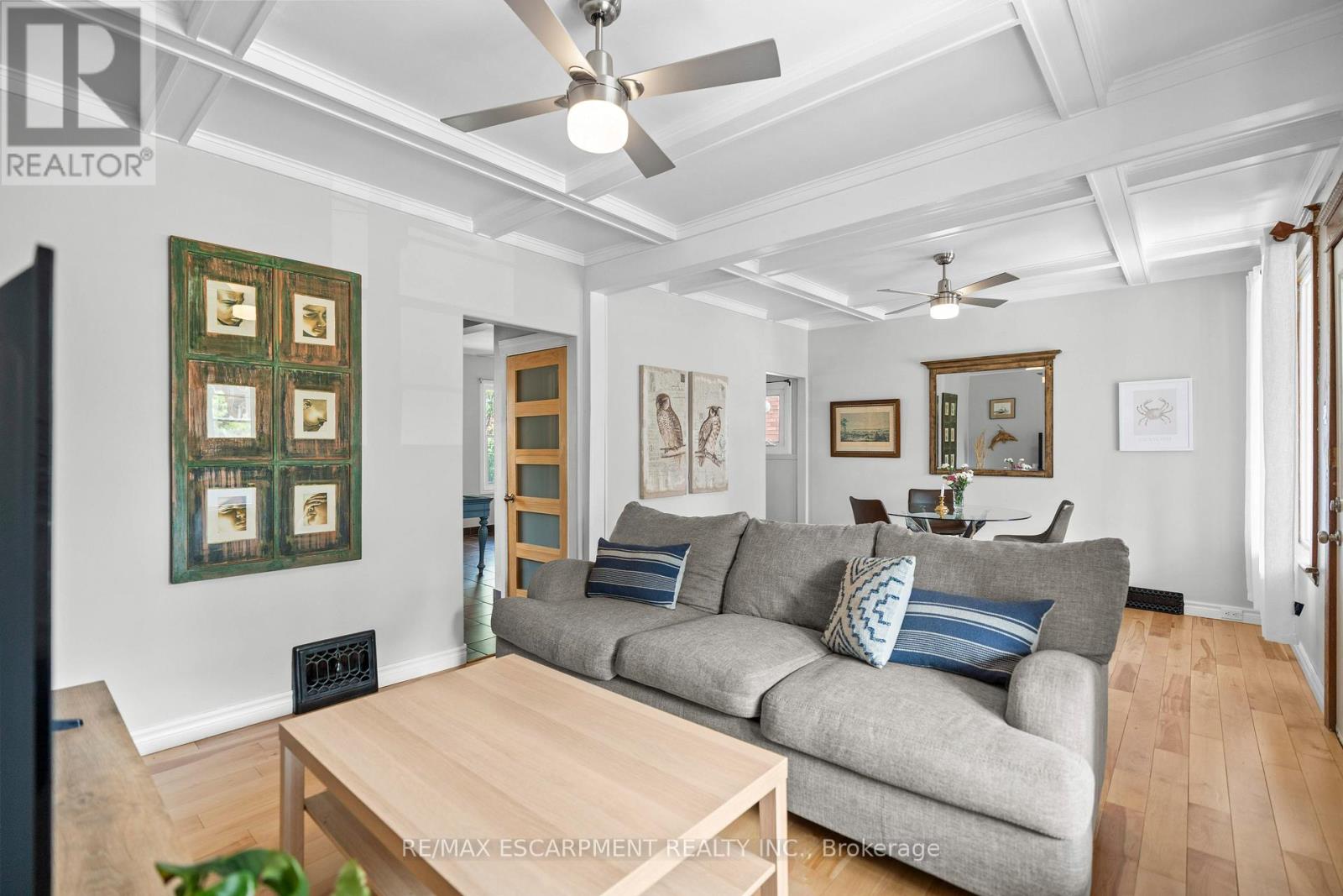 86 Graham Avenue S, Hamilton, Ontario  L8K 2M3 - Photo 8 - X12159601