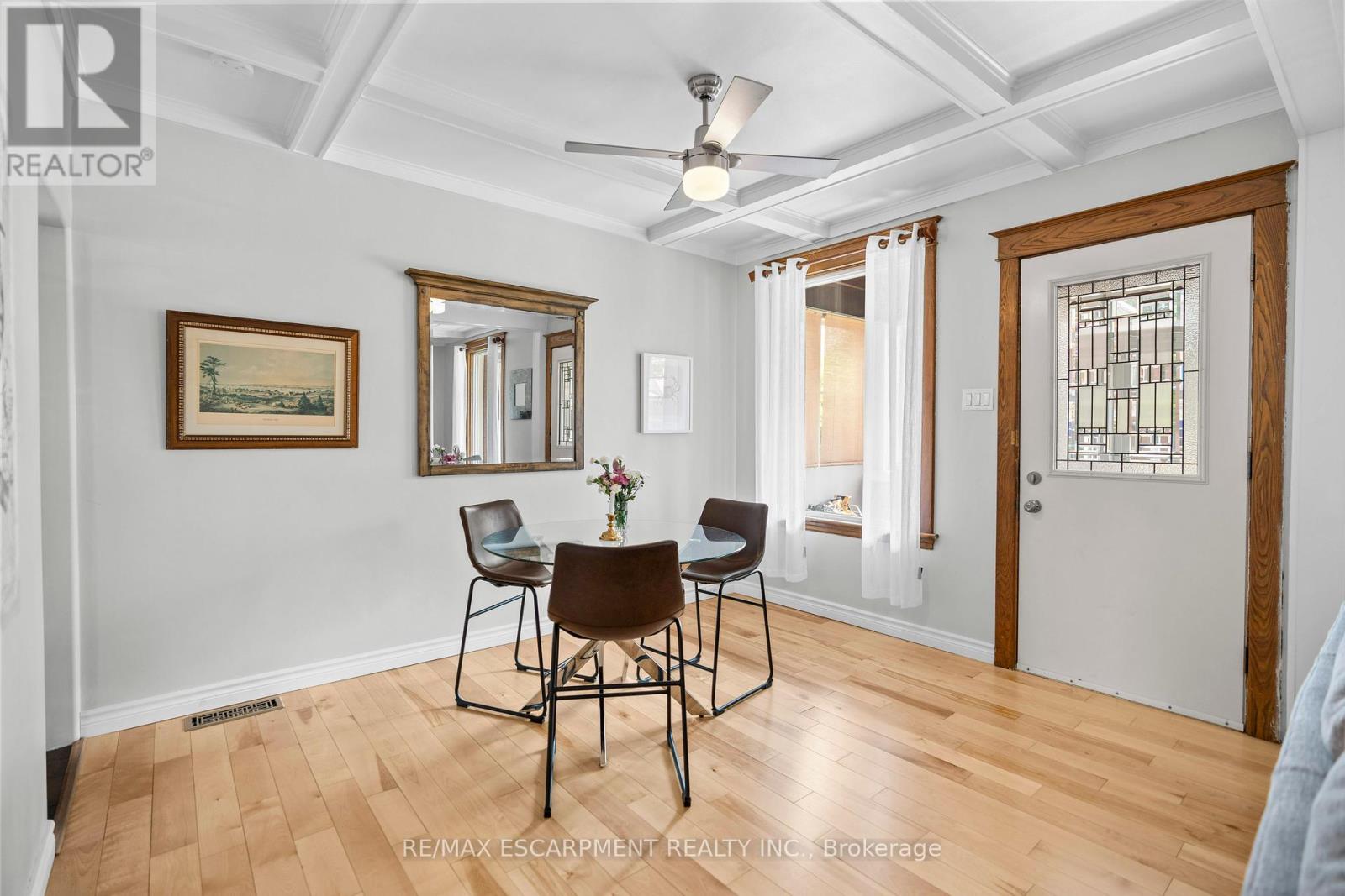 86 Graham Avenue S, Hamilton, Ontario  L8K 2M3 - Photo 9 - X12159601