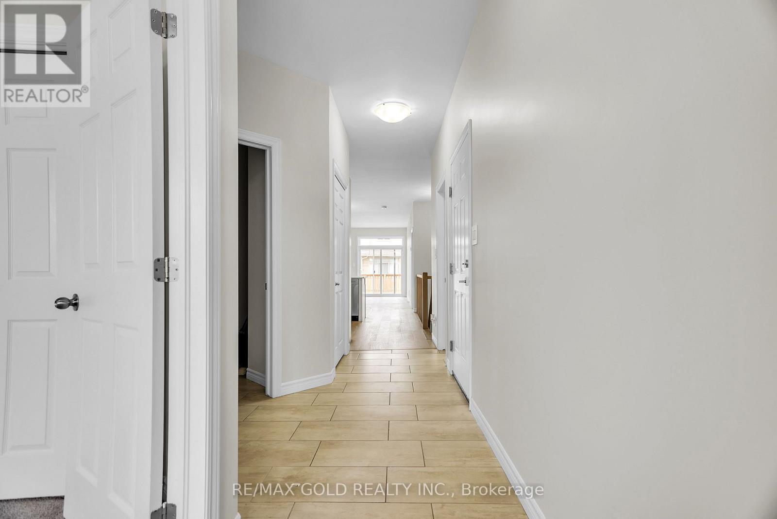 92 Athabaska Drive, Belleville, Ontario  K8N 0T2 - Photo 6 - X12159624