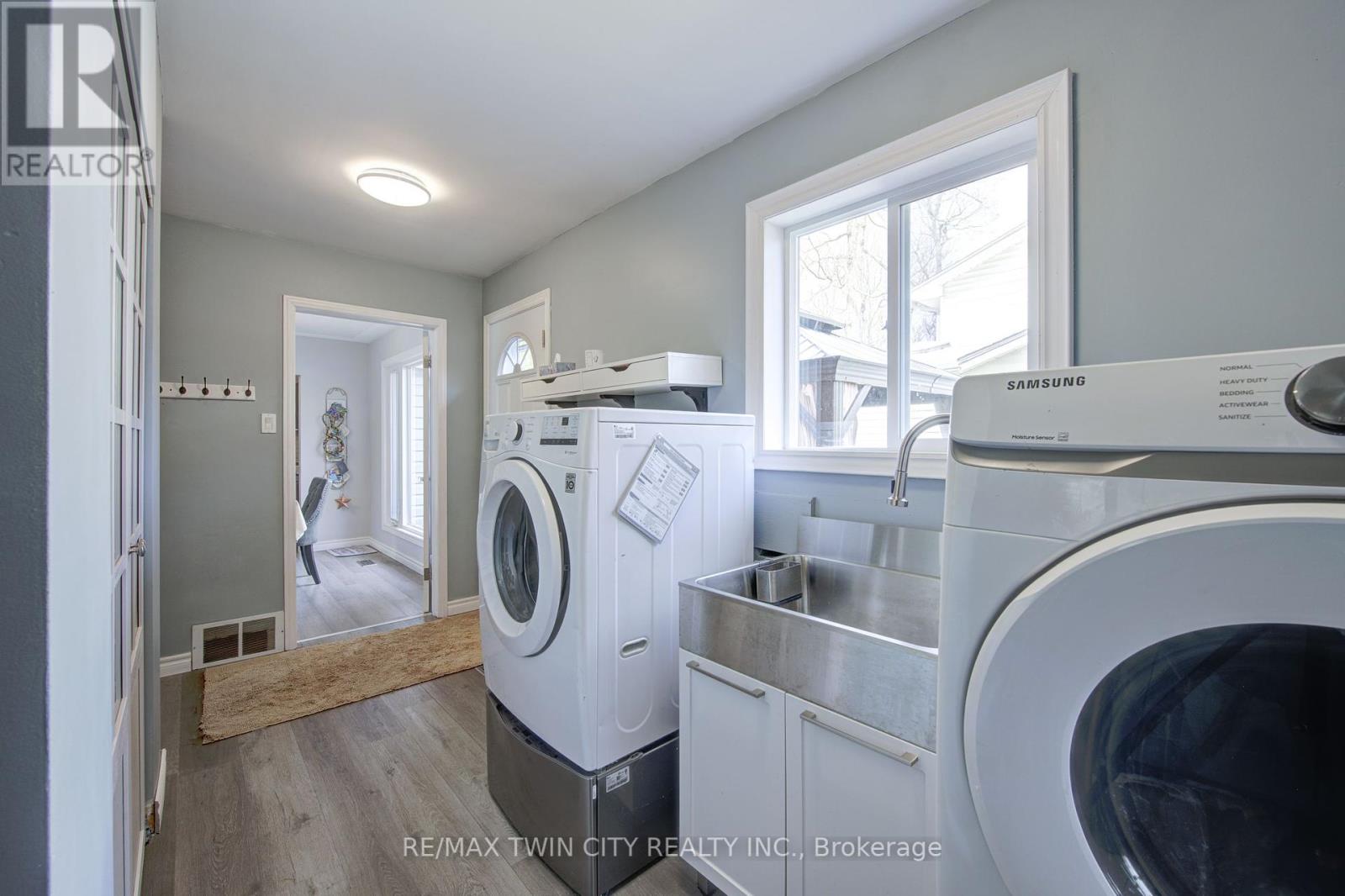 186 Shuh Avenue, Kitchener, Ontario  N2A 1H6 - Photo 20 - X12159681