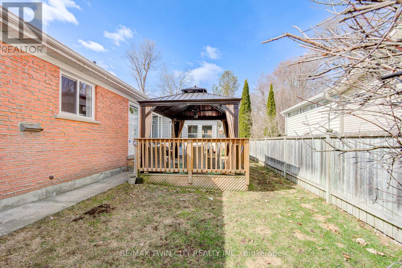 186 Shuh Avenue, Kitchener, Ontario  N2A 1H6 - Photo 39 - X12159681