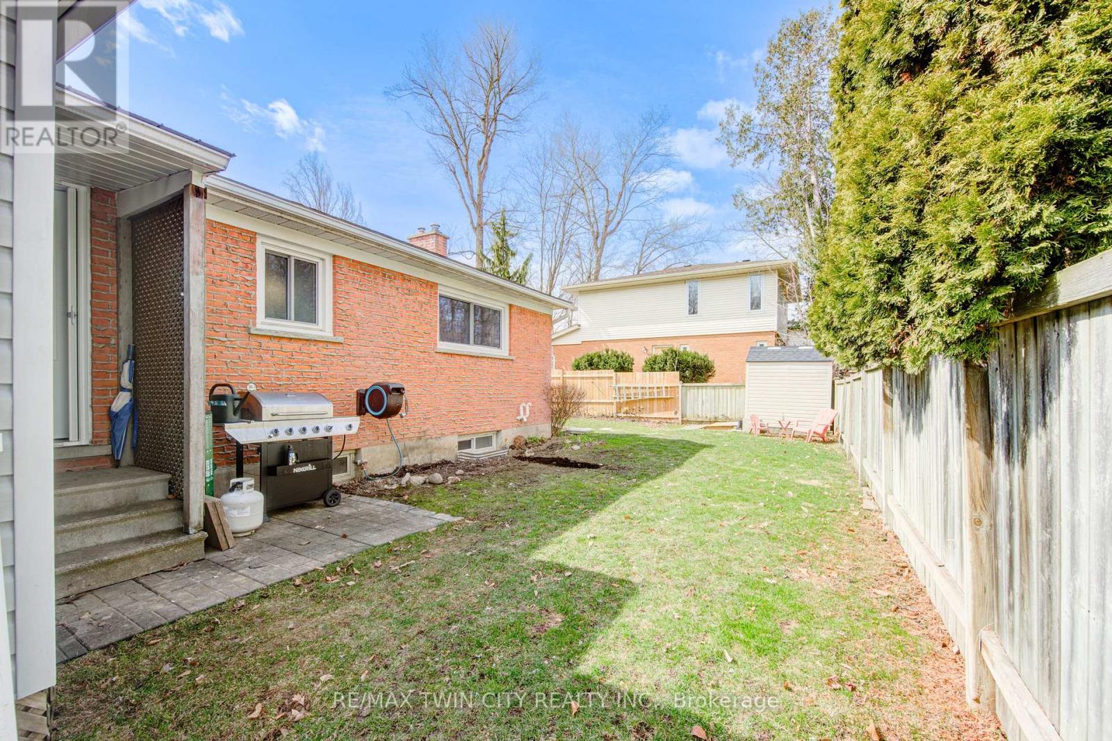186 Shuh Avenue, Kitchener, Ontario  N2A 1H6 - Photo 47 - X12159681