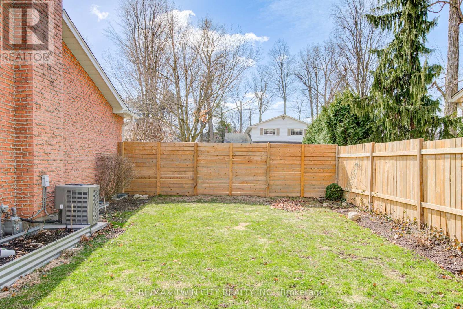 186 Shuh Avenue, Kitchener, Ontario  N2A 1H6 - Photo 48 - X12159681