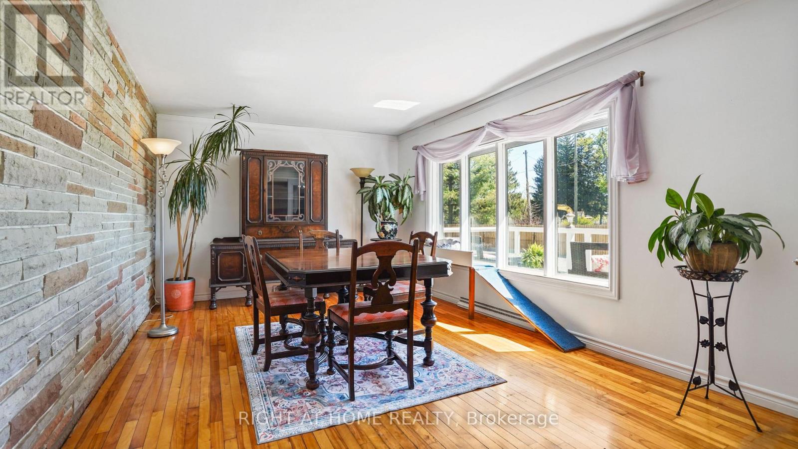 1407 Kottmeier Road, Thorold, Ontario  L3B 5N5 - Photo 4 - X12159696