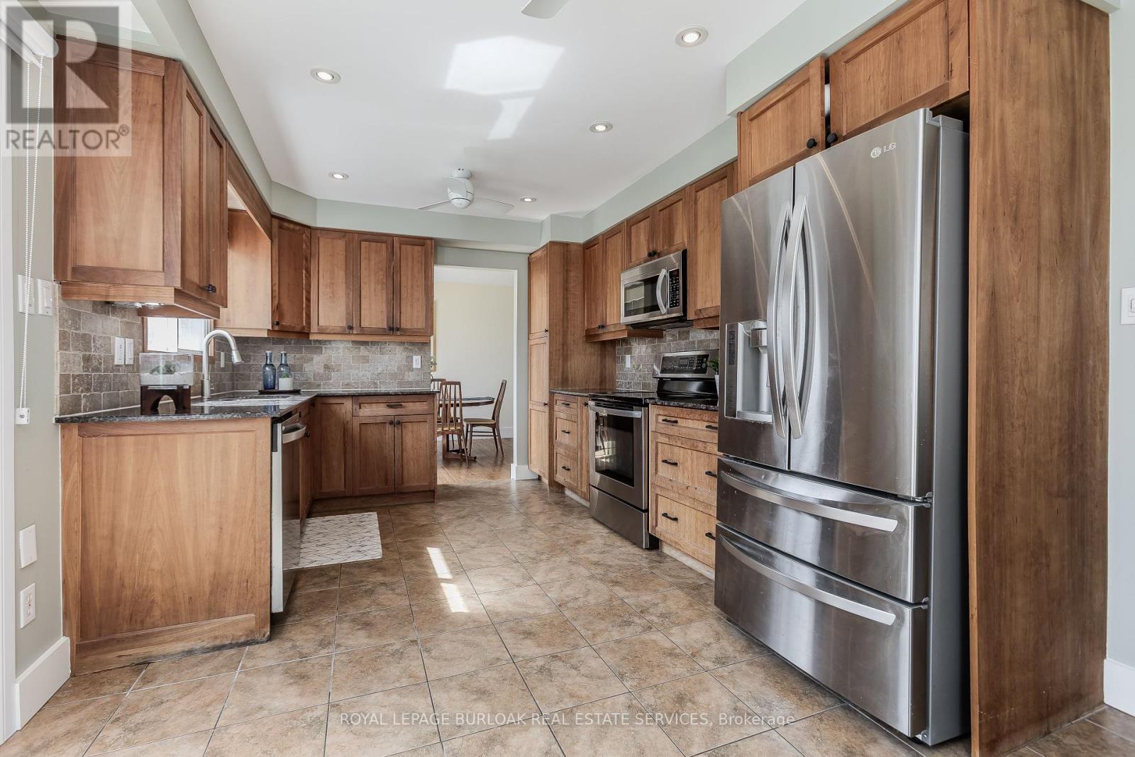 21 Cedar Street, Hamilton, Ontario  L0R 2H0 - Photo 16 - X12159703