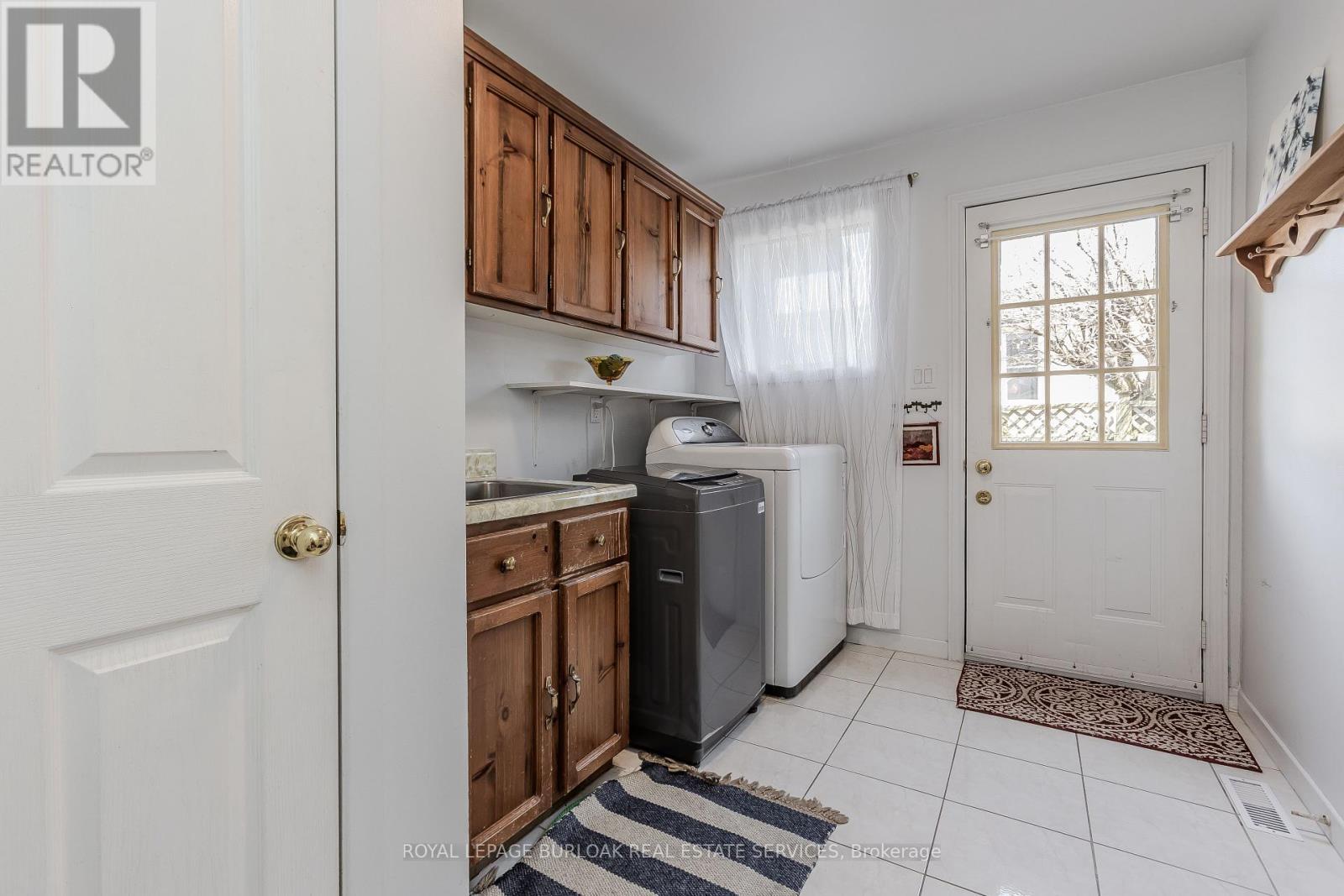 21 Cedar Street, Hamilton, Ontario  L0R 2H0 - Photo 20 - X12159703