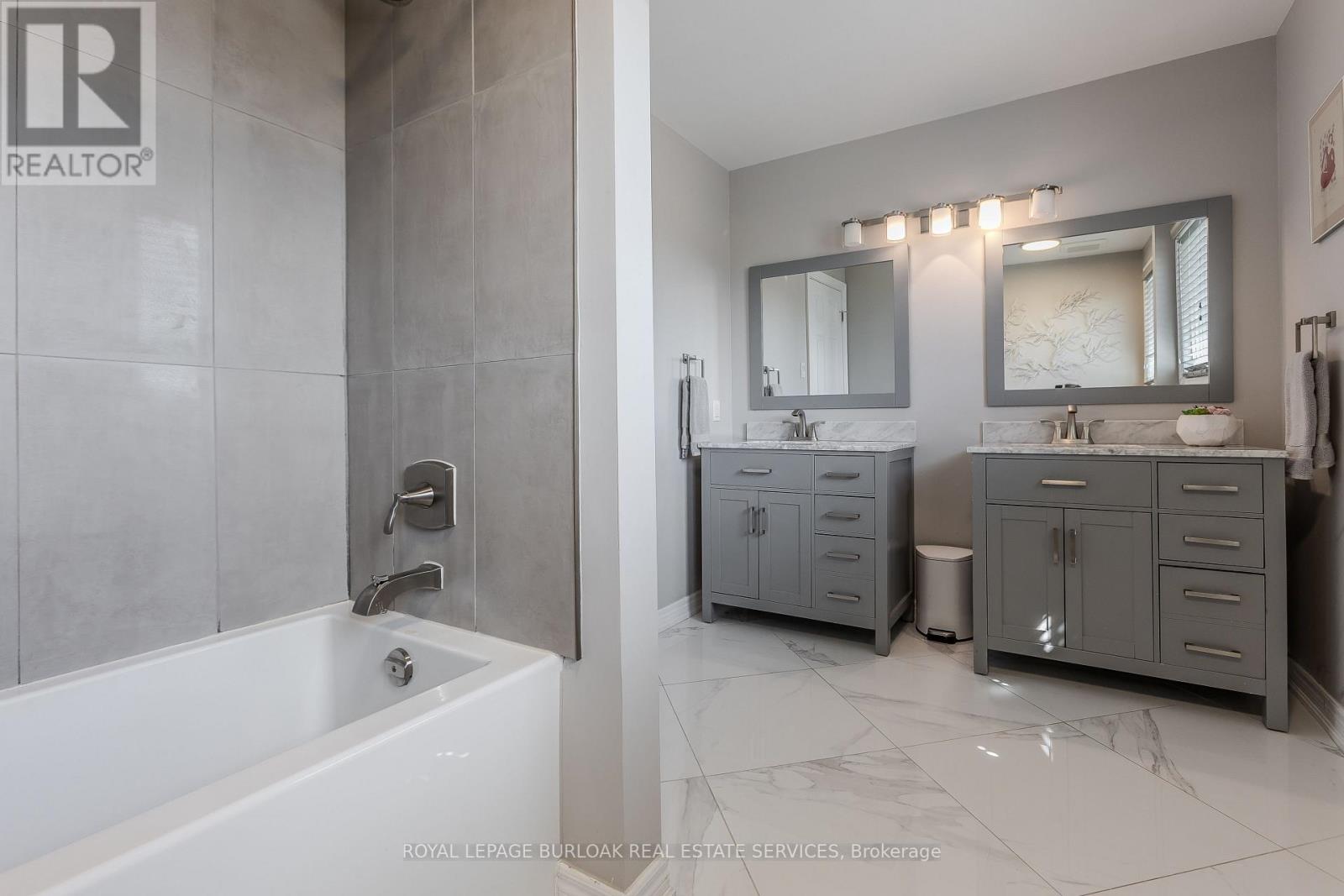 21 Cedar Street, Hamilton, Ontario  L0R 2H0 - Photo 36 - X12159703