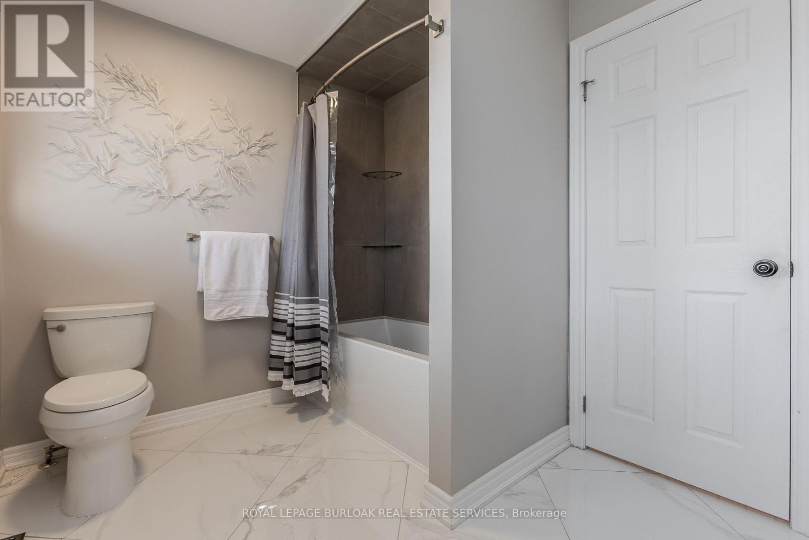 21 Cedar Street, Hamilton, Ontario  L0R 2H0 - Photo 37 - X12159703