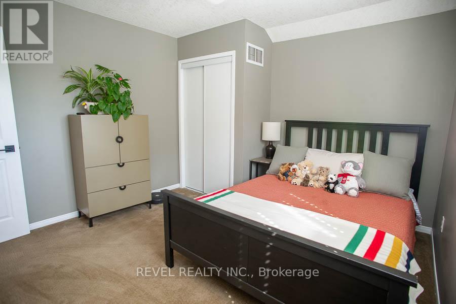 19 Lovell Crescent, Brantford, Ontario  N3T 6P3 - Photo 25 - X12159734