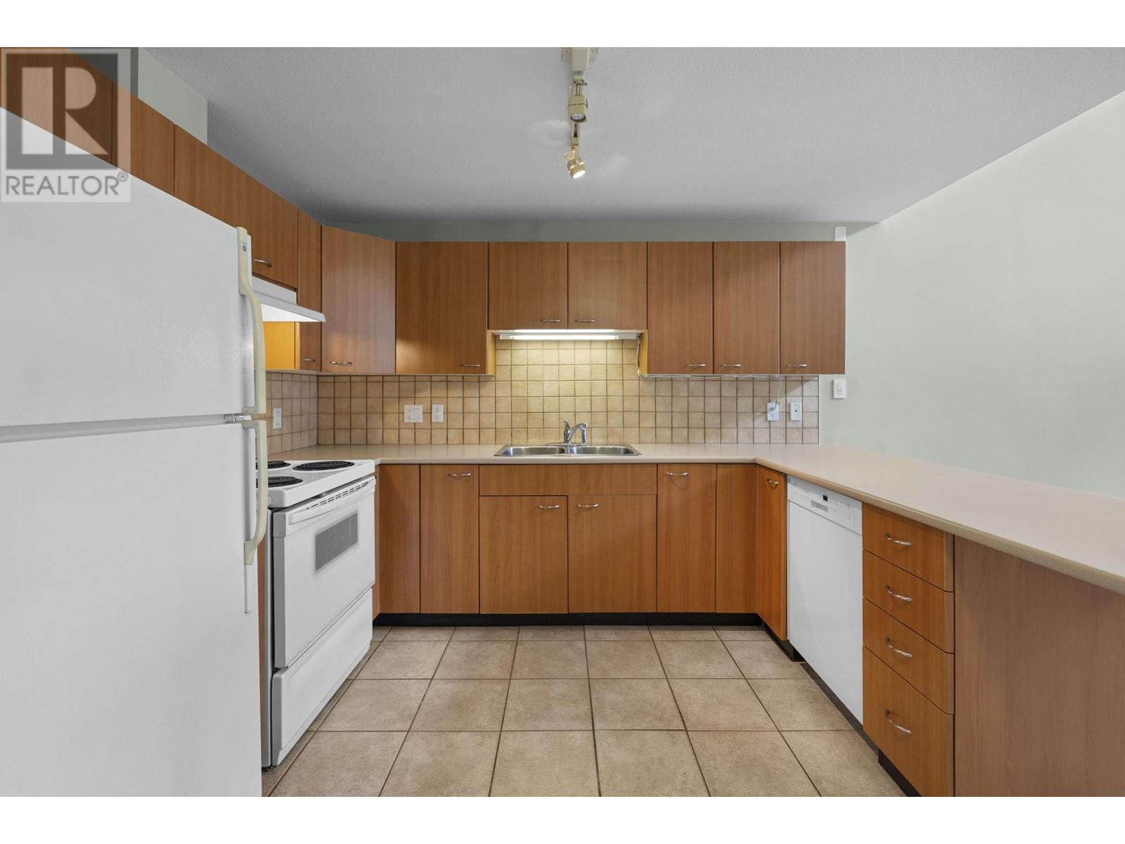 A425 2099 Lougheed Highway, Port Coquitlam, British Columbia  V3B 1A8 - Photo 13 - R3004411