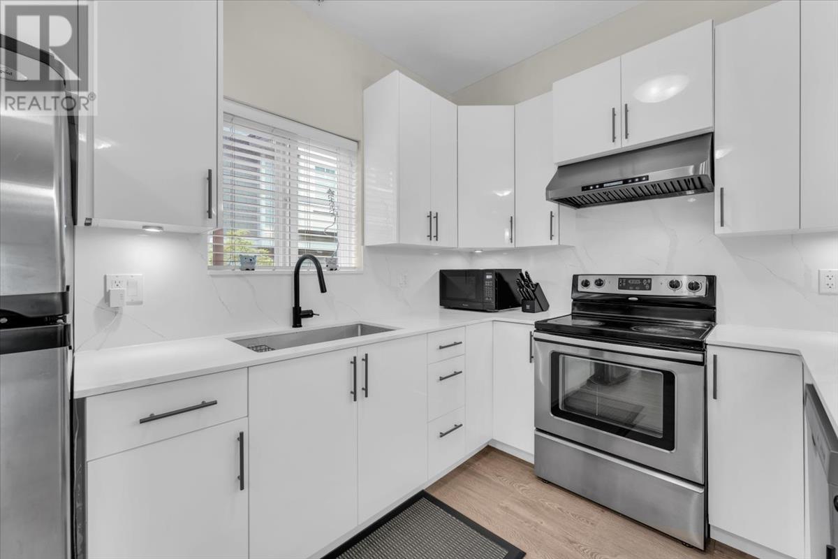 Property at 206 3888 NORFOLK STREET image 3