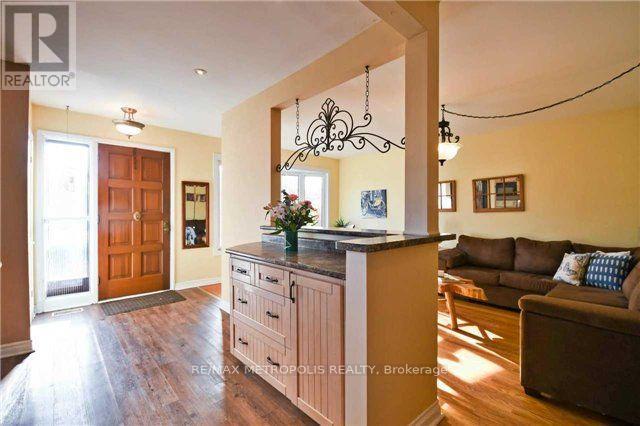 38 Copping Road, Toronto, Ontario  M1G 3J8 - Photo 4 - E12159707