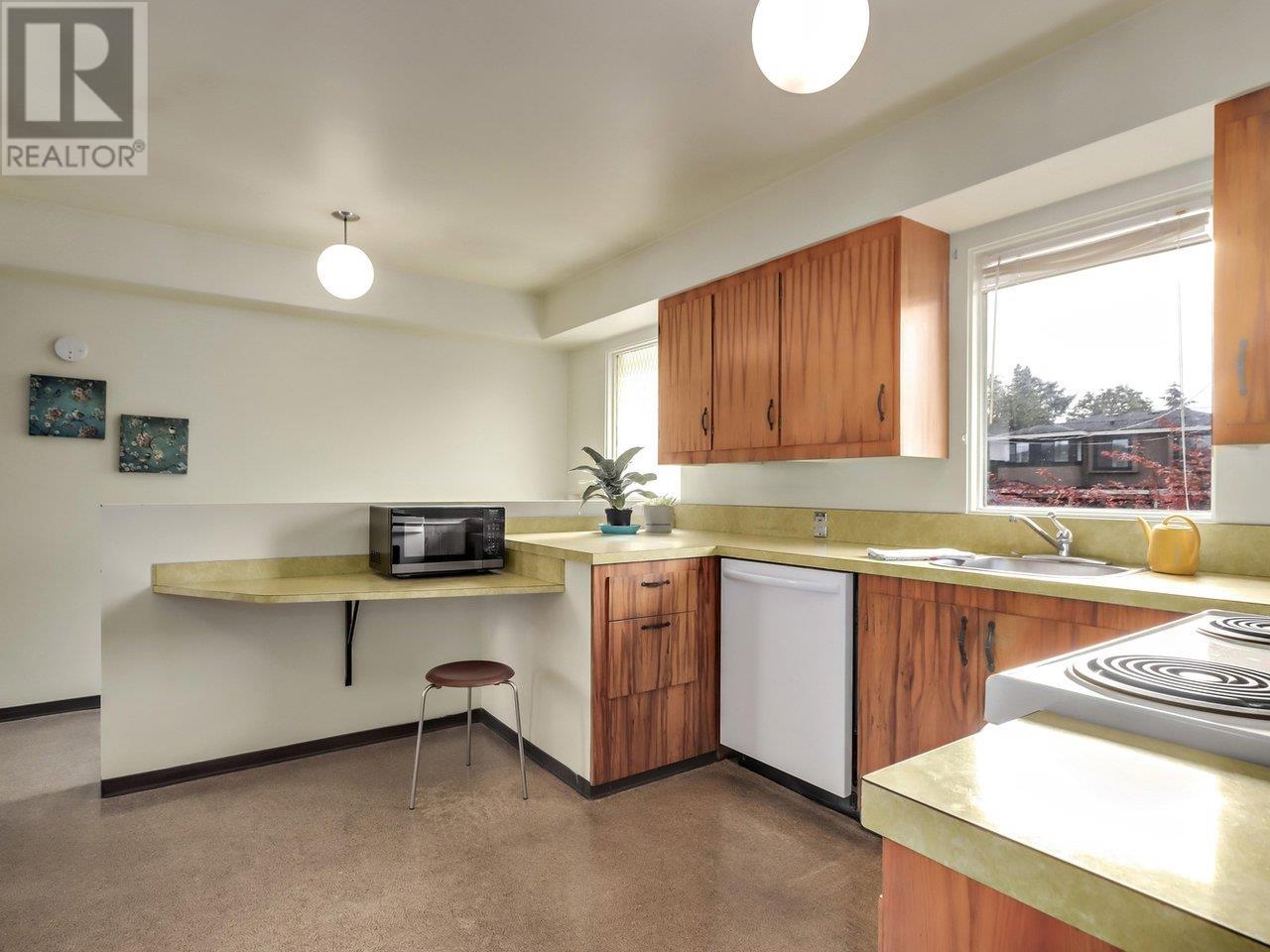 7948 17th Avenue, Burnaby, British Columbia  V3N 1M3 - Photo 10 - R3004437