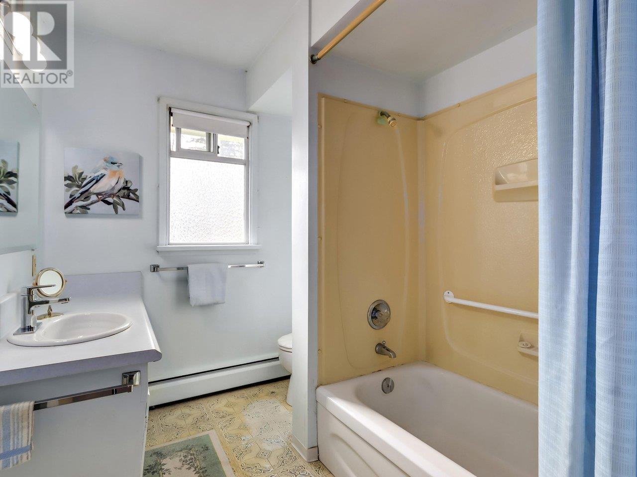 7948 17th Avenue, Burnaby, British Columbia  V3N 1M3 - Photo 12 - R3004437
