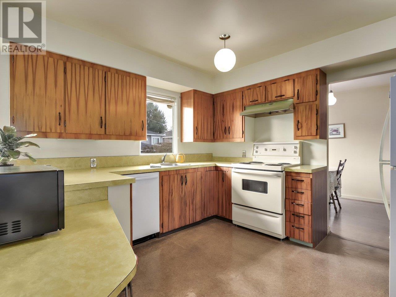 7948 17th Avenue, Burnaby, British Columbia  V3N 1M3 - Photo 9 - R3004437