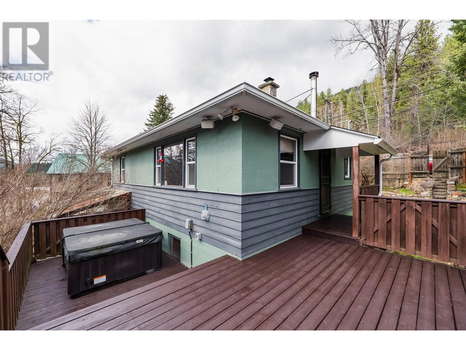 3250 SOUTH SLOCAN VILLAGE Road, South Slocan, BC V0G2G1