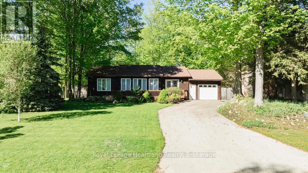 216 SHADYWOOD CRESCENT, Huron-Kinloss, Ontario
