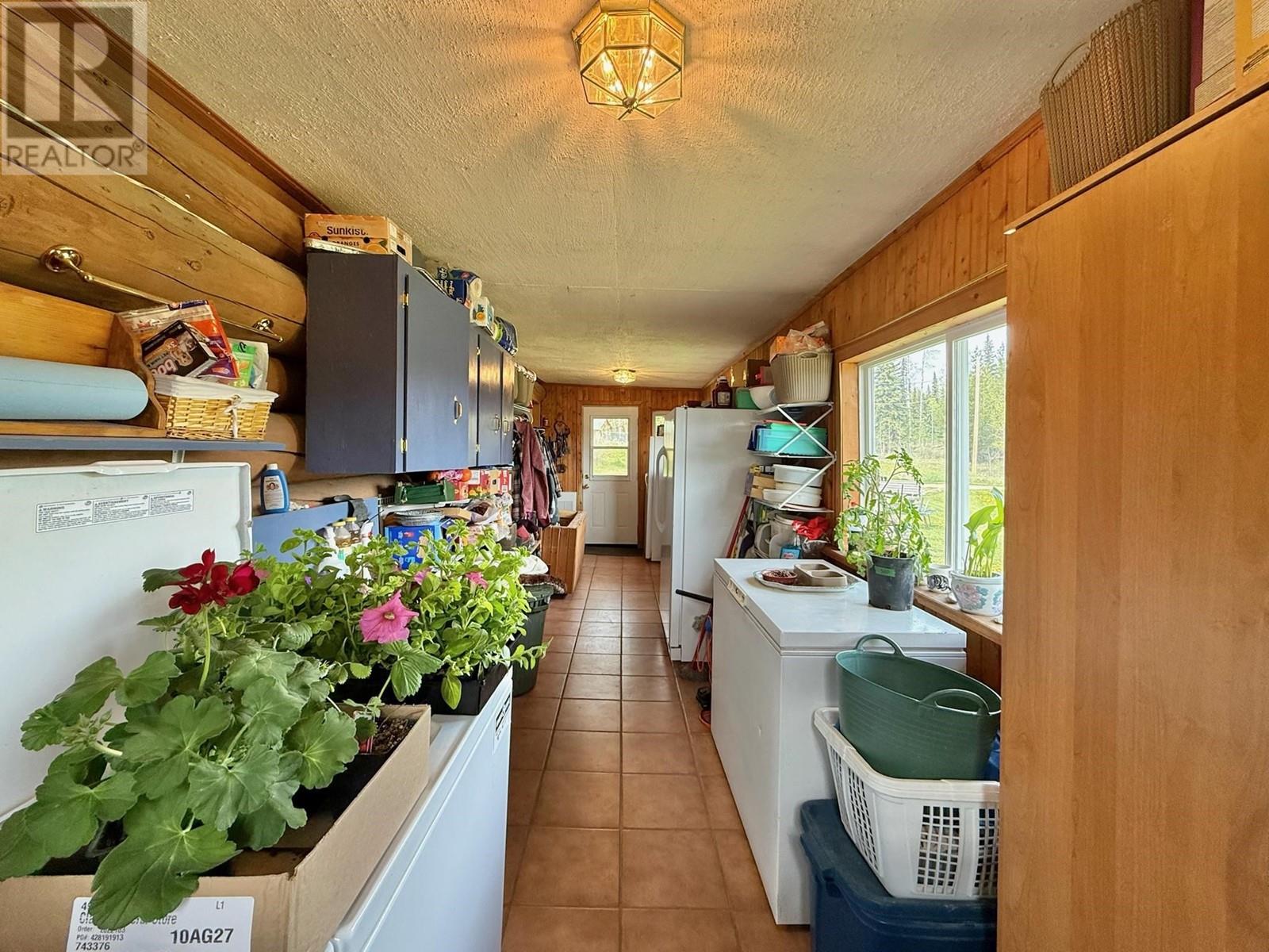 4050 Spokin Lake Road, 150 Mile House, British Columbia  V0K 2G0 - Photo 14 - R3004347