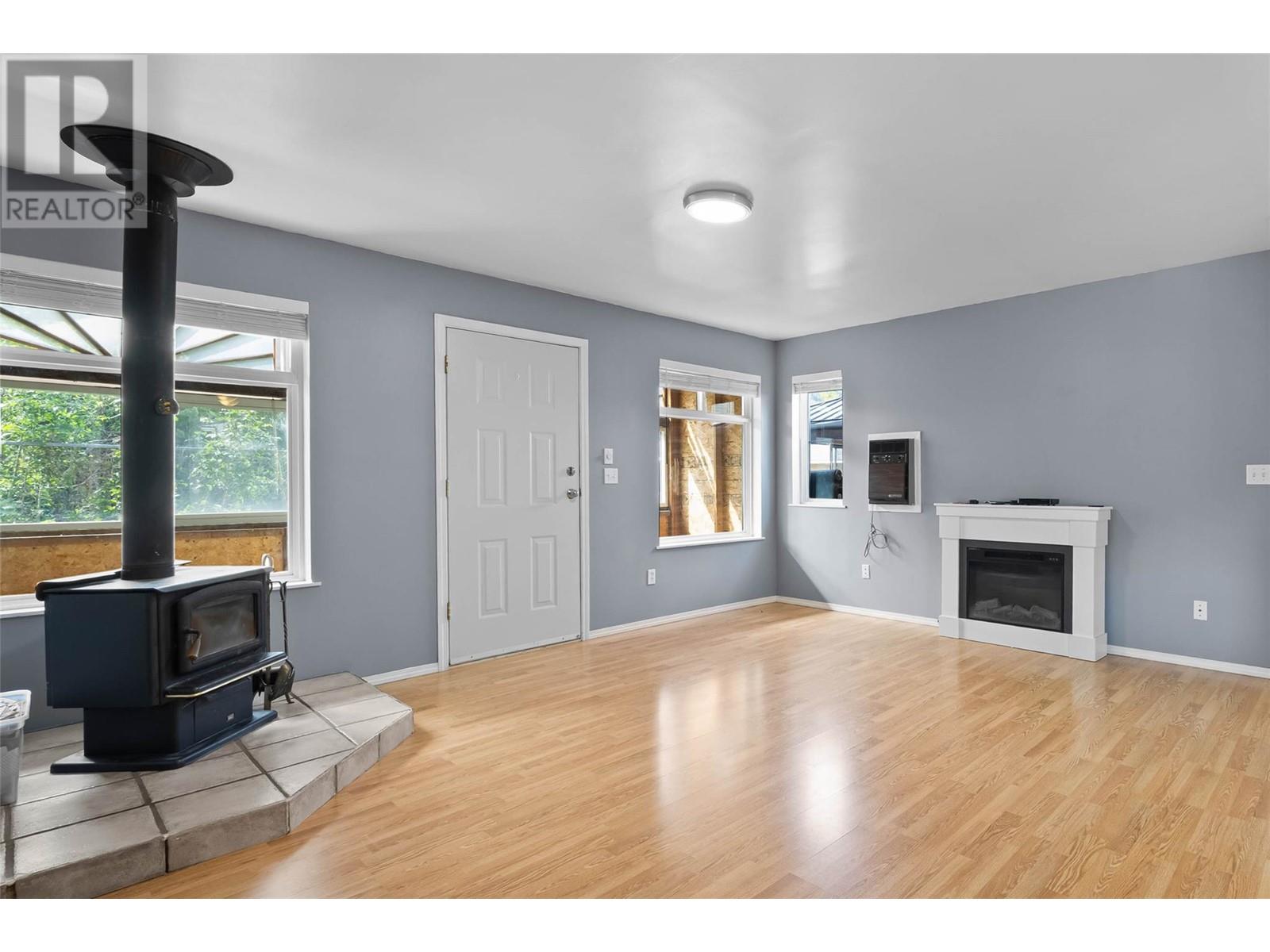 Property at 2910 Bank Road image 3