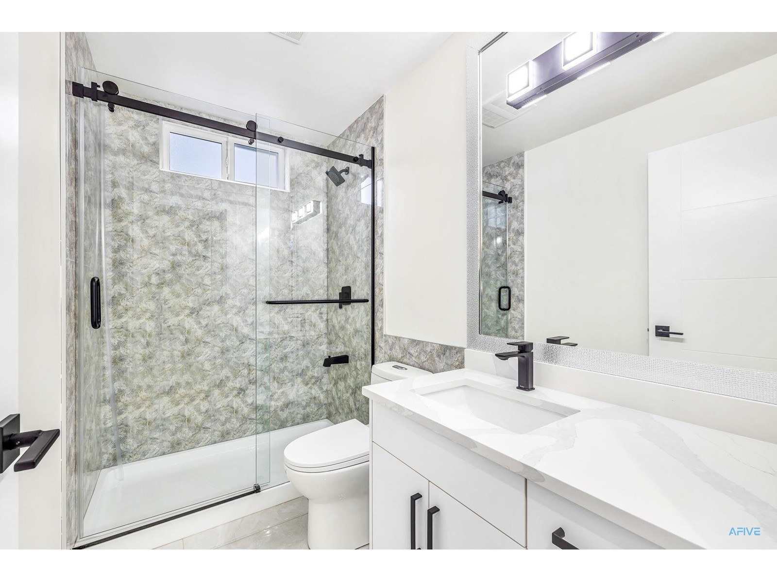 33975 Barker Court, Mission, British Columbia  V2V 6B2 - Photo 7 - R2956739