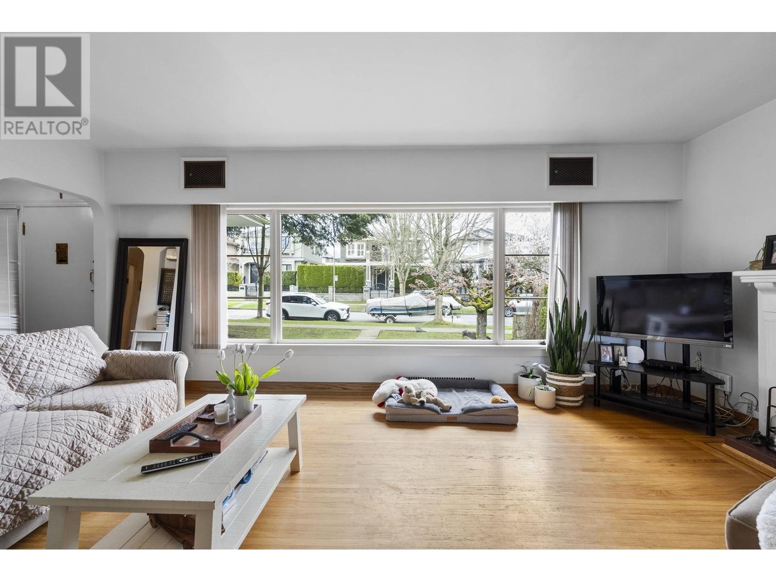 130 W 46th Avenue, Vancouver, British Columbia  V5Y 2W9 - Photo 3 - R3004481