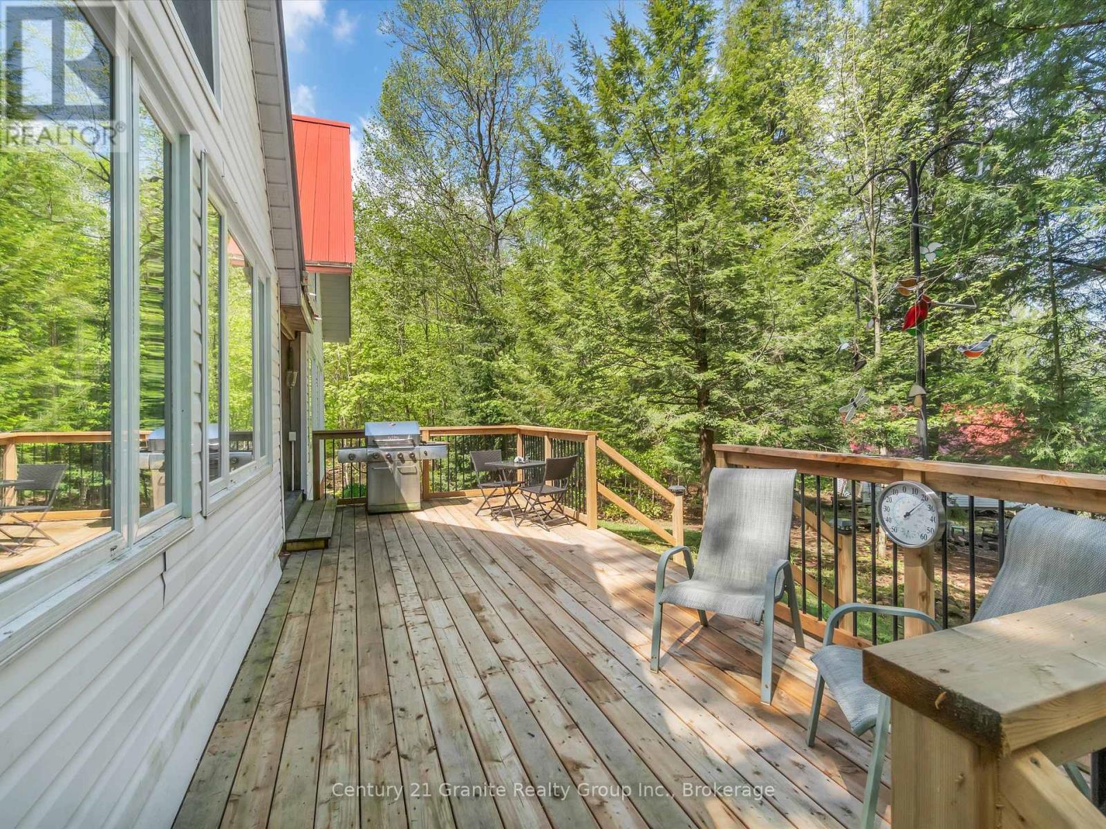 1120 S Clear Lake Road, Bracebridge, Ontario  P1L 1X1 - Photo 22 - X12158244