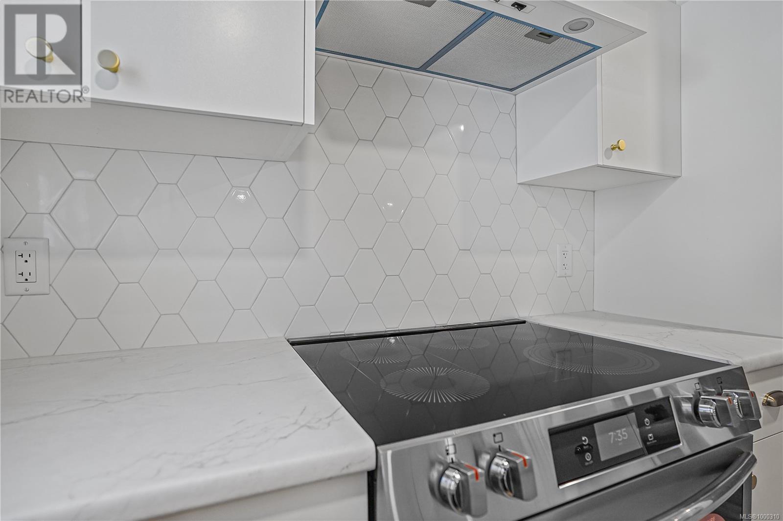 1561 North Dairy Rd, Victoria, British Columbia  V8T 3T9 - Photo 33 - 1000310
