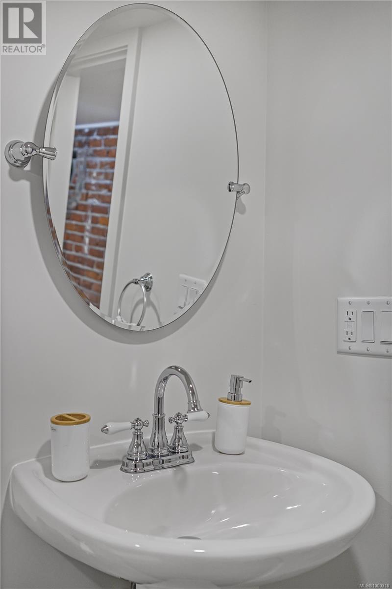 1561 North Dairy Rd, Victoria, British Columbia  V8T 3T9 - Photo 42 - 1000310