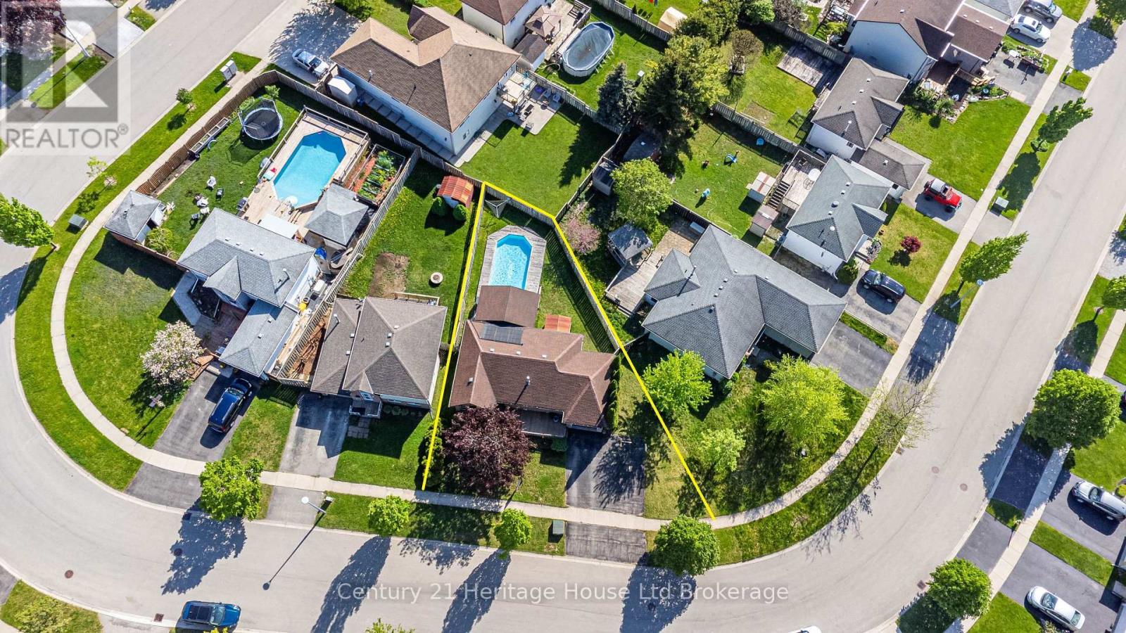 Property at 42 PEBBLE BEACH COURT image 1