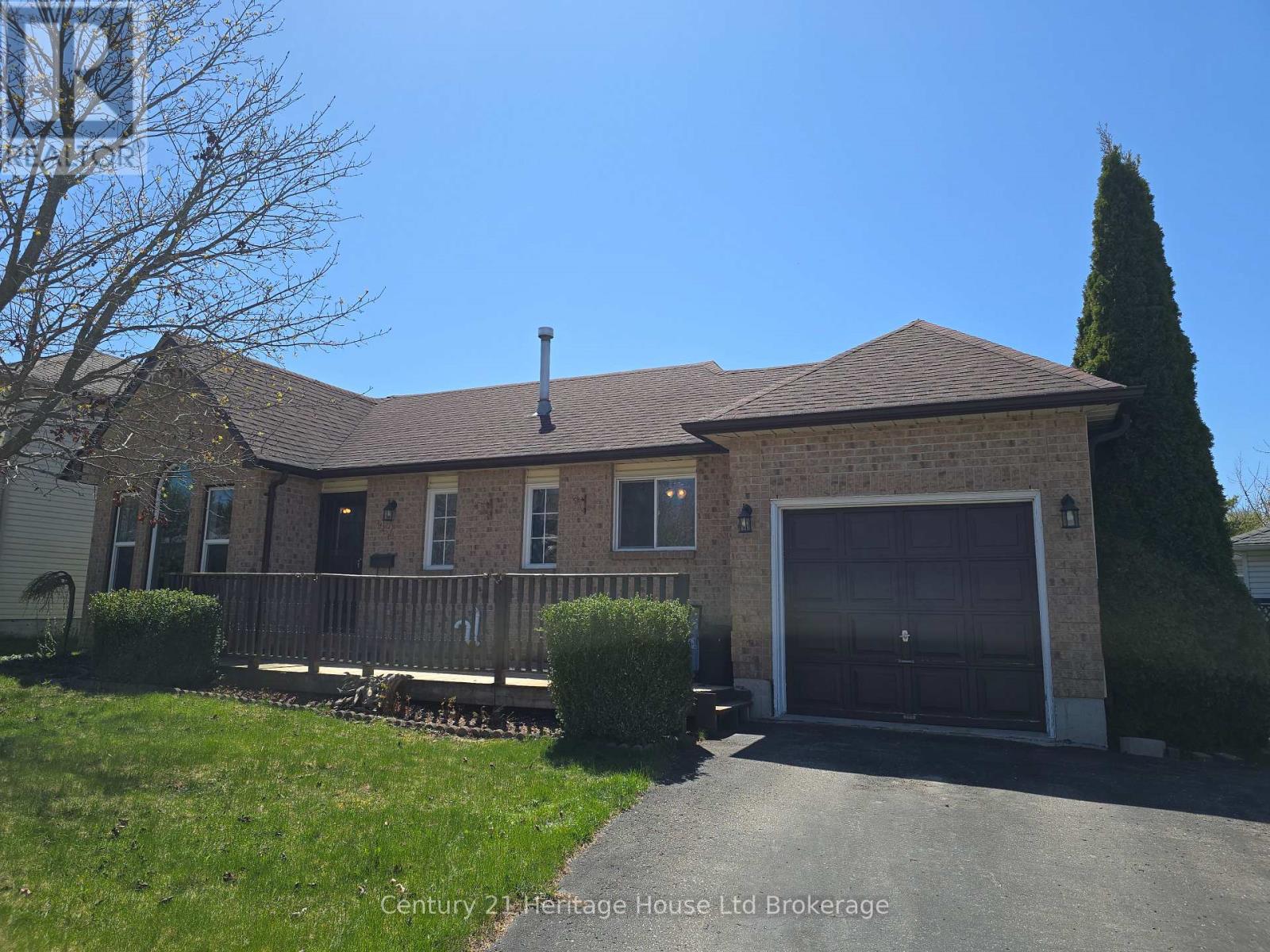 Property at 42 PEBBLE BEACH COURT image 5