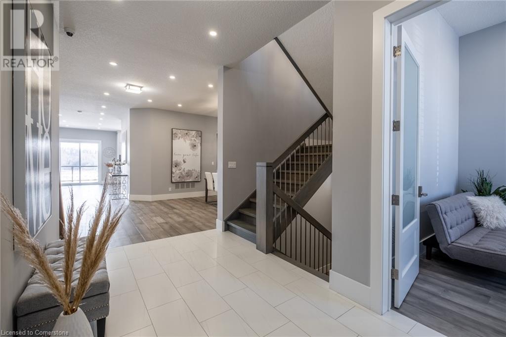 46 Paige Street, Kitchener, Ontario  N2K 4P5 - Photo 3 - 40730388