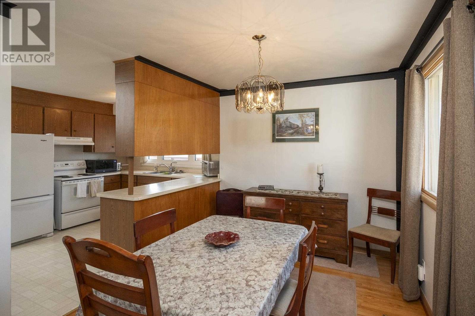 105 Hinton Ave, Thunder Bay, Ontario  P7A 7E3 - Photo 11 - TB251235
