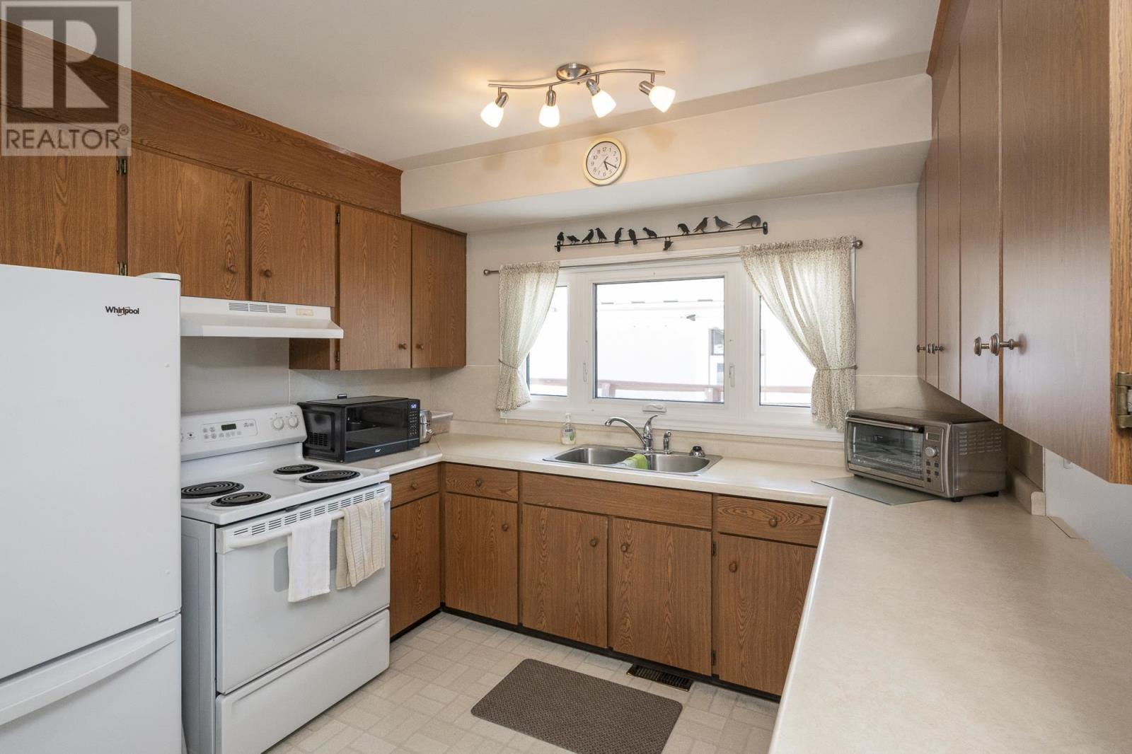 105 Hinton Ave, Thunder Bay, Ontario  P7A 7E3 - Photo 15 - TB251235